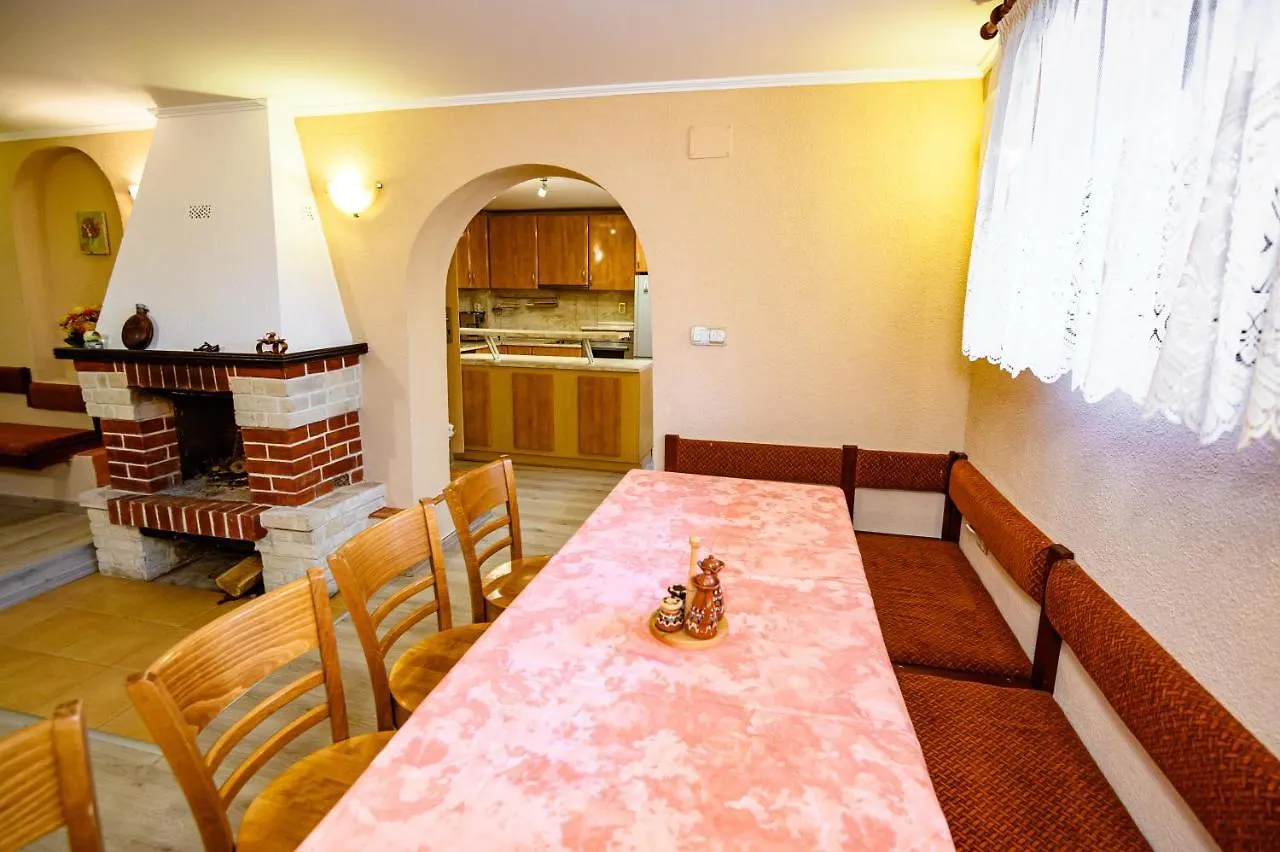 Lalev Guest House 班斯科